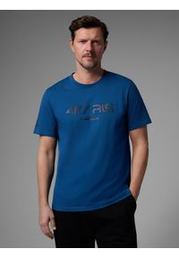 4f - 4F T-shirt regular z nadrukiem męski 4F x Robert Lewandowski - granatowy XXL. Okazja: na co dzień. Kolor: niebieski. Materiał: bawełna, materiał. Wzór: nadruk. Styl: casual, sportowy #1