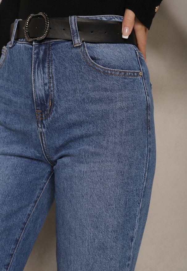 Renee - Niebieskie Jeansy z Paskiem o Szerokim Kroju z Wywiniętymi Nogawkami w Kwiatowy Wzór Senarith. Okazja: na co dzień. Kolor: niebieski. Wzór: kwiaty. Styl: elegancki, casual