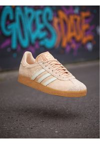 Adidas - adidas Sneakersy Gazelle JS1384 Beżowy. Kolor: beżowy. Materiał: skóra. Model: Adidas Gazelle