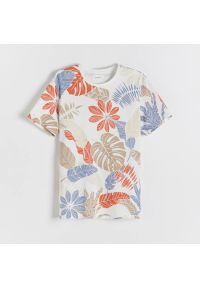 Reserved - T-shirt regular z motywem roślinnym - Kremowy. Kolor: kremowy