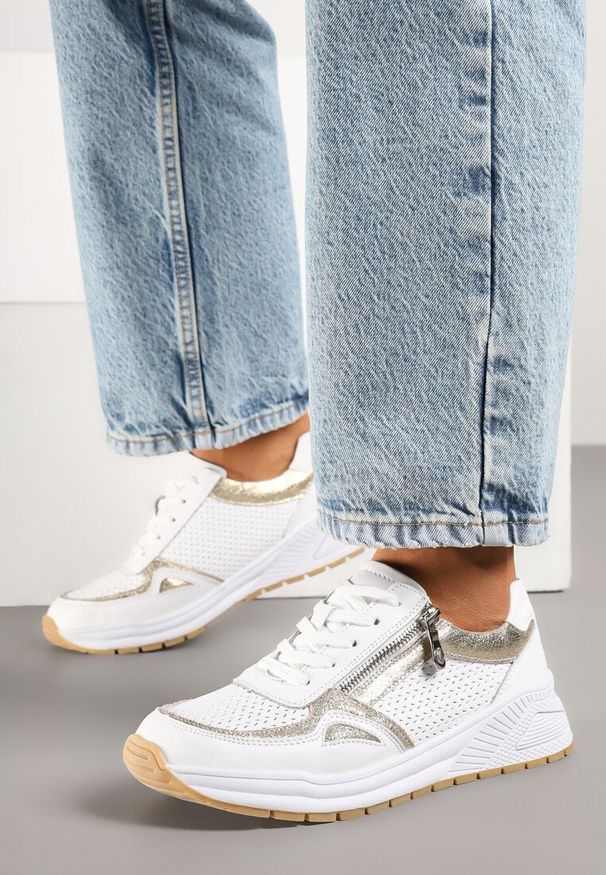 Born2be - Białe Sneakersy ze Skóry Naturalnej Zdobione Perforacją i Suwakiem Amivessa. Okazja: na co dzień. Kolor: biały. Materiał: skóra. Wzór: aplikacja