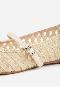 Born2be - Jasnobeżowe Balerinki Ozdobione Ażurowym Motywem i Paskiem Nonaniassi. Okazja: na co dzień. Zapięcie: pasek. Kolor: beżowy. Materiał: jeans. Wzór: ażurowy, aplikacja. Styl: casual, elegancki #9