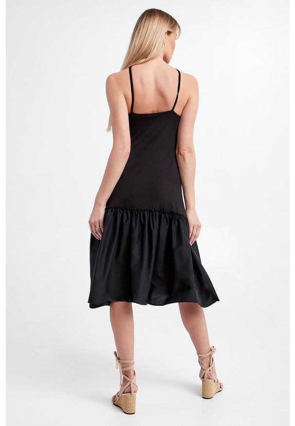 Liu Jo - Sukienka LIU JO. Materiał: wiskoza, materiał. Długość rękawa: na ramiączkach. Wzór: aplikacja