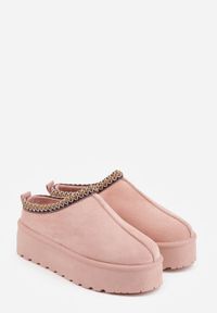 Renee - Różowe Śniegowce na Platformie z Niską Cholewką i Haftowanym Wzorem Zivilae. Okazja: na co dzień. Wysokość cholewki: przed kostkę. Kolor: różowy. Materiał: puch, jeans. Szerokość cholewki: normalna. Wzór: haft. Obcas: na platformie. Styl: casual #4