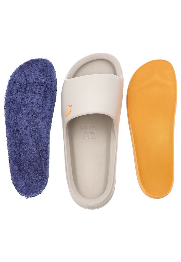 Hot Potatoes by Gioseppo - Beżowe Klapki Damskie Hot Potatoes Z Wymienną Wkładką. Okazja: na co dzień. Kolor: beżowy. Wzór: aplikacja. Sezon: lato. Styl: elegancki, casual