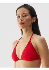 4f - Góra od bikini damska - czerwona. Kolor: czerwony. Materiał: materiał, syntetyk, włókno, elastan. Wzór: jednolity