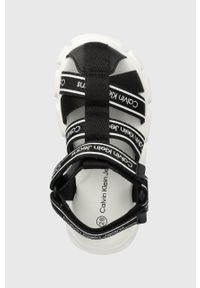 Calvin Klein Jeans sandały dziecięce kolor czarny. Nosek buta: okrągły. Zapięcie: rzepy. Kolor: czarny. Materiał: poliester, materiał, guma #4