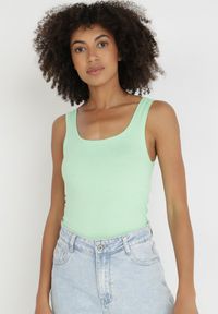 Born2be - Jasnozielony Top Alethionis. Kolor: zielony. Materiał: bawełna, jeans, dzianina. Długość rękawa: na ramiączkach. Wzór: gładki #5