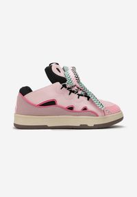 Renee - Różowe Sneakersy z Dekoracyjnym Sznurowaniem i Wstawką na Języku Cristen. Kolor: różowy