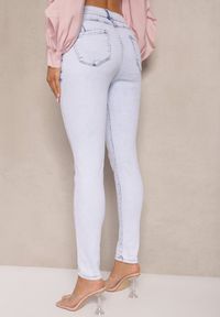 Renee - Jasnoniebieskie Jeansy z Wiskozą o Fasonie Skinny Arrivienne. Okazja: na spotkanie biznesowe, na co dzień. Kolor: niebieski. Styl: casual, elegancki, biznesowy #3