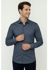 Koszula Wizytowa z Prostym Krojem - Victorio - Granatowa w Drobny Wzór. Okazja: na co dzień. Kolor: niebieski. Materiał: elastan, bawełna. Długość rękawa: długi rękaw. Długość: długie. Styl: wizytowy #7
