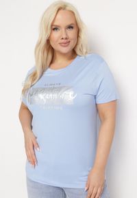 Born2be - Jasnoniebieski T-shirt z Ozdobnym Nadrukiem z Metalicznym Połyskiem Neomania. Kolor: niebieski. Wzór: nadruk