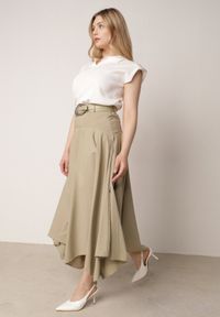 Born2be - Zielona Rozkloszowana Spódnica z Ozdobnym Paskiem i Asymetrycznym Dołem Pillen. Okazja: na co dzień, do pracy. Kolor: zielony. Materiał: skóra. Długość: długie. Styl: casual, elegancki #6