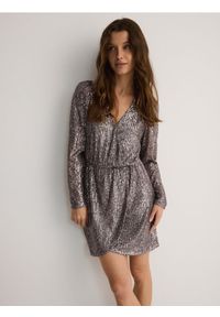 Reserved - Sukienka z cekinami - jasnoszary. Kolor: szary. Materiał: tkanina. Typ sukienki: proste #1