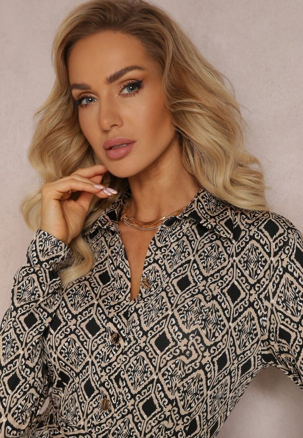Renee - Beżowo-Czarna Midi Sukienka o Koszulowym Fasonie z Paskiem w Drobny Print Renonna. Kolor: beżowy. Materiał: dzianina, wiskoza. Wzór: nadruk. Typ sukienki: koszulowe. Długość: midi