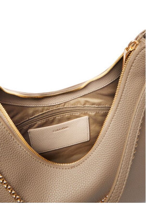 Calvin Klein Torebka Emblem Hw Pebble Shoulder Bag LV04F3495G Beżowy. Kolor: beżowy. Materiał: skórzane