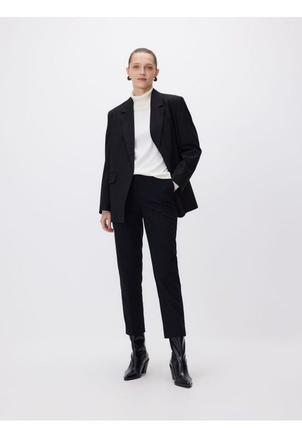 Reserved - Spodnie cygaretki - czarny. Kolor: czarny. Materiał: wiskoza, tkanina