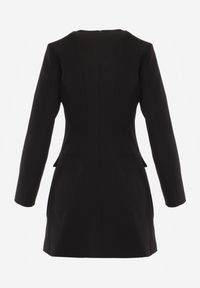 Renee - Czarna Trapezowa Sukienka VICES o Eleganckim Kroju Zdobionym Imitacją Kieszeni Agats. Kolor: czarny. Wzór: aplikacja. Typ sukienki: trapezowe. Styl: elegancki #7