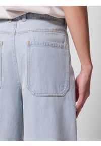 outhorn - Jeansy baggy męskie - jasnoniebieskie. Kolor: niebieski. Materiał: jeans #2