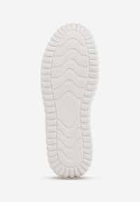 Born2be - Białe Ażurowe Sneakersy Vices na Grubej Podeszwie z Tłoczeniem Luminise. Okazja: na co dzień. Kolor: biały. Materiał: jeans. Szerokość cholewki: normalna. Wzór: ażurowy #2