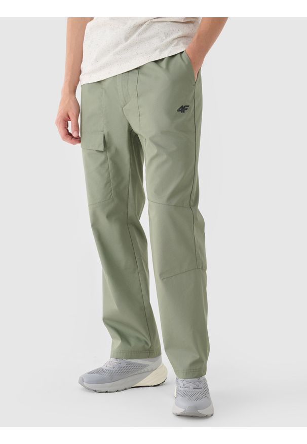 4f - 4F Spodnie casual męskie - oliwkowe/khaki S. Okazja: na co dzień. Kolor: oliwkowy, brązowy, wielokolorowy. Materiał: bawełna, poliester, materiał, tkanina. Styl: casual