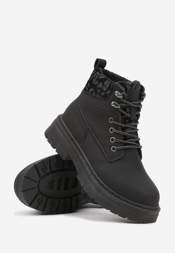 Renee - Czarne Trapery ze Wstawkami we Wzór Vetiara. Okazja: na spacer. Kolor: czarny. Materiał: dzianina, jeans, puch. Szerokość cholewki: normalna