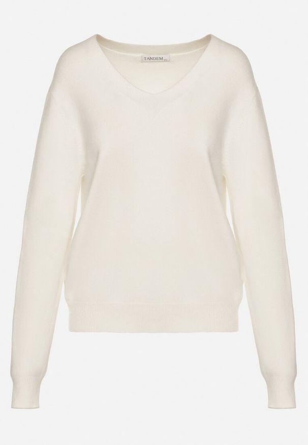 Born2be - Biały Sweter z Wiskozą i Wełną z Dekoltem w Serek Claida. Okazja: na co dzień. Typ kołnierza: dekolt w serek. Kolor: biały. Materiał: wełna, wiskoza. Styl: casual