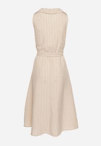 Born2be - Beżowa Sukienka o Koszulowym Kroju Bez Rękawów z Wiązanym Paskiem Liriora. Okazja: na co dzień. Typ kołnierza: dekolt w kształcie V. Kolor: beżowy. Długość rękawa: bez rękawów. Typ sukienki: koszulowe. Styl: casual, klasyczny #4