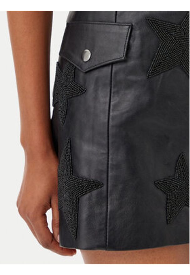 One Teaspoon Spódnica skórzana Embellished Star 27138 Czarny Regular Fit. Kolor: czarny. Materiał: skóra
