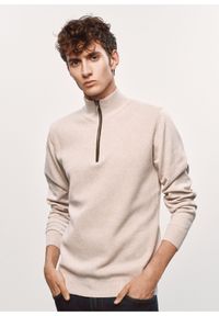 Ochnik - Bawełniany beżowy sweter męski. Kolor: beżowy. Materiał: bawełna. Długość: długie. Wzór: ze splotem