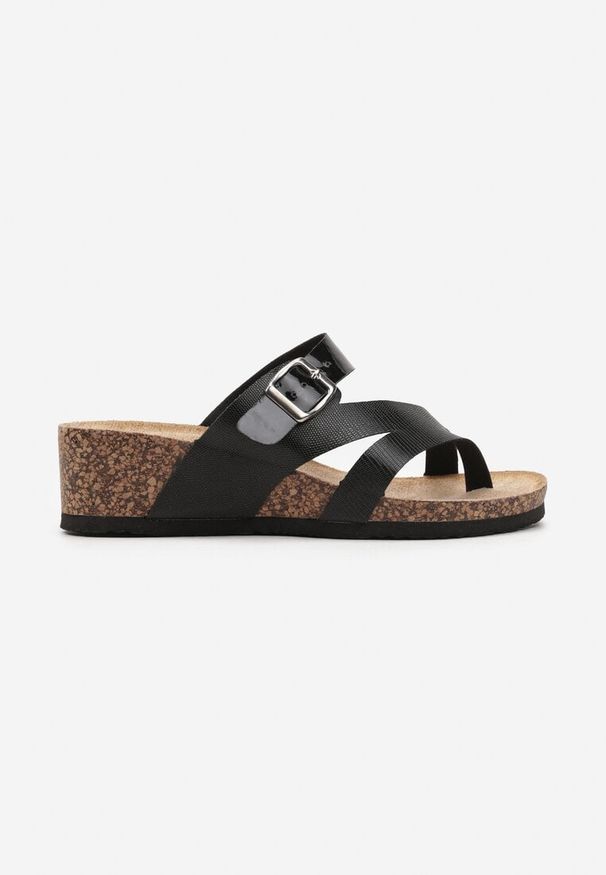 Renee - Czarne Lakierowane Klapki w Typie Japonek na Koturnie Lorobia. Okazja: na co dzień. Kolor: czarny. Materiał: lakier. Obcas: na koturnie. Styl: elegancki, casual, boho