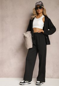 Renee - Czarny Luźny Komplet Dresowy Szerokie Spodnie i Bluza z Kapturem Gossame. Kolor: czarny. Materiał: dresówka