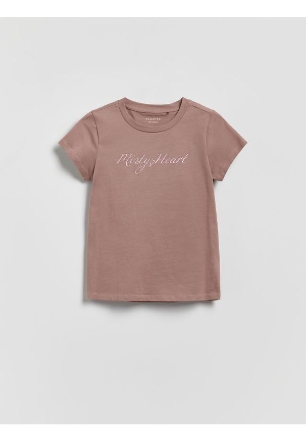 Reserved - T-shirt z wypukłym napisem - brązowy. Kolor: brązowy. Materiał: bawełna. Wzór: napisy