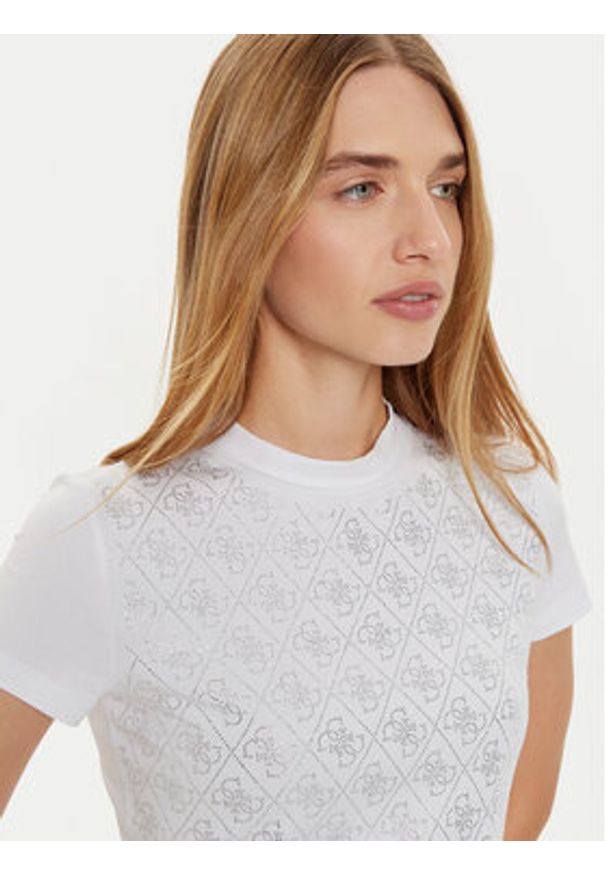 Guess T-Shirt W4BI26 J1314 Biały Slim Fit. Kolor: biały. Materiał: bawełna