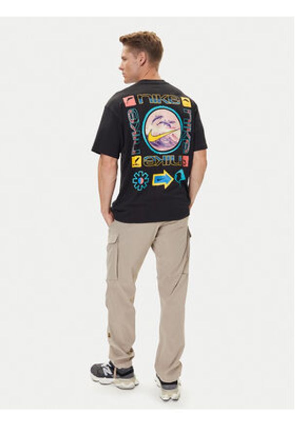 Nike T-Shirt HJ0762 Czarny Regular Fit. Kolor: czarny. Materiał: bawełna