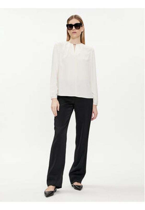 Calvin Klein Bluzka K20K207075 Écru Regular Fit. Materiał: syntetyk
