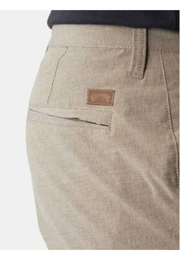 Billabong Szorty materiałowe Crossfire ABYWS00188 Beżowy Regular Fit. Kolor: beżowy. Materiał: syntetyk