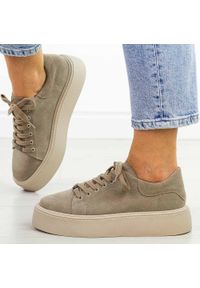 Taupe skórzane półbuty damskie Filippo Dp6119/25. Okazja: na co dzień. Kolor: beżowy. Materiał: skóra, zamsz. Sezon: jesień, lato, wiosna. Obcas: na platformie. Styl: klasyczny, casual, elegancki