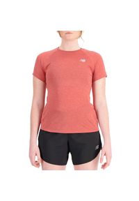 Koszulka New Balance WT21262ASO - pomarańczowa. Kolor: pomarańczowy. Materiał: materiał, poliester. Długość rękawa: krótki rękaw. Długość: krótkie. Sezon: lato. Sport: fitness #1