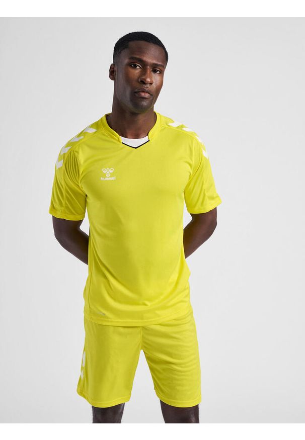 Koszulka piłkarska z krótkim rękawem męska Hummel Core XK Poly Jersey S/S. Kolor: zielony. Materiał: jersey. Długość rękawa: krótki rękaw. Długość: krótkie. Sport: piłka nożna