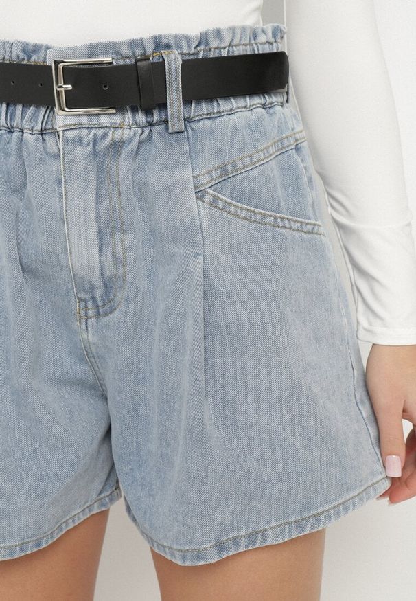 Born2be - Jasnoniebieskie Szorty Jeansowe z Ozdobnymi Przeszyciami Gumką w Talii i Paskiem Alariana. Okazja: na co dzień. Kolor: niebieski. Materiał: jeans. Styl: klasyczny, elegancki, casual