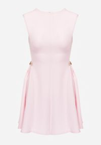 Renee - Różowa Rozkloszowana Sukienka Bez Rękawów z Odpinanymi Aplikacjami w Pasie Maridina. Kolor: różowy. Materiał: tkanina. Długość rękawa: bez rękawów. Wzór: aplikacja. Sezon: lato. Typ sukienki: trapezowe. Styl: klasyczny, elegancki #8