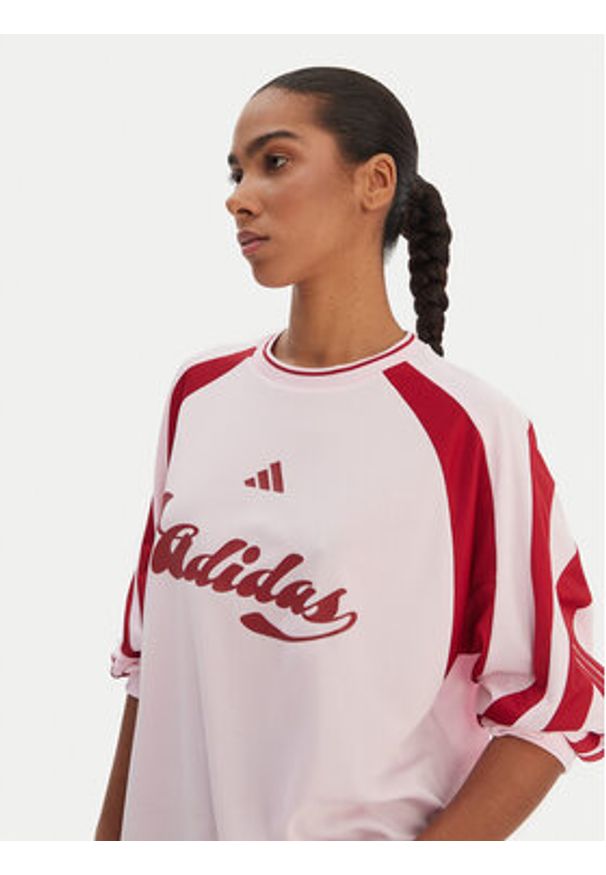 Adidas - adidas Bluzka House Of Tiro JY7640 Różowy Loose Fit. Kolor: różowy. Materiał: syntetyk