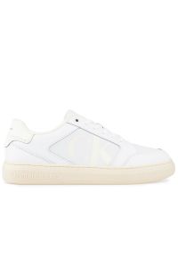 Buty Calvin Klein Casual Cupsole Lth-Pu Mono YM0YM00573-0K7 - białe. Okazja: na co dzień. Kolor: biały. Materiał: guma, futro, syntetyk, materiał, skóra. Szerokość cholewki: normalna
