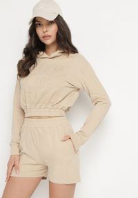 Born2be - Beżowy Bawełniany Komplet Sportowy Bluza z Kapturem i Szorty Izilia. Kolor: beżowy. Materiał: bawełna