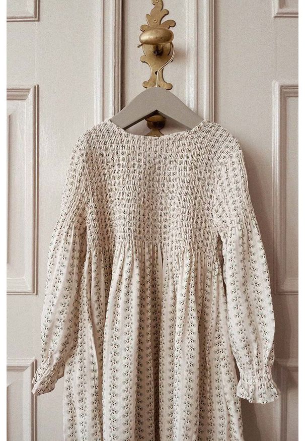 KONGES SLOJD - Konges Sløjd sukienka dziecięca kolor beżowy mini rozkloszowana. Kolor: beżowy. Długość rękawa: długi rękaw. Długość: mini