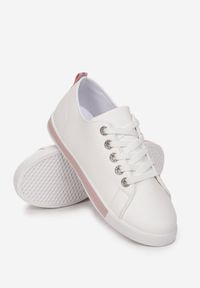 Born2be - Biało-Różowe Trampki. Nosek buta: okrągły. Kolor: biały. Materiał: materiał. Szerokość cholewki: normalna. Wzór: aplikacja, kolorowy. Styl: sportowy #2
