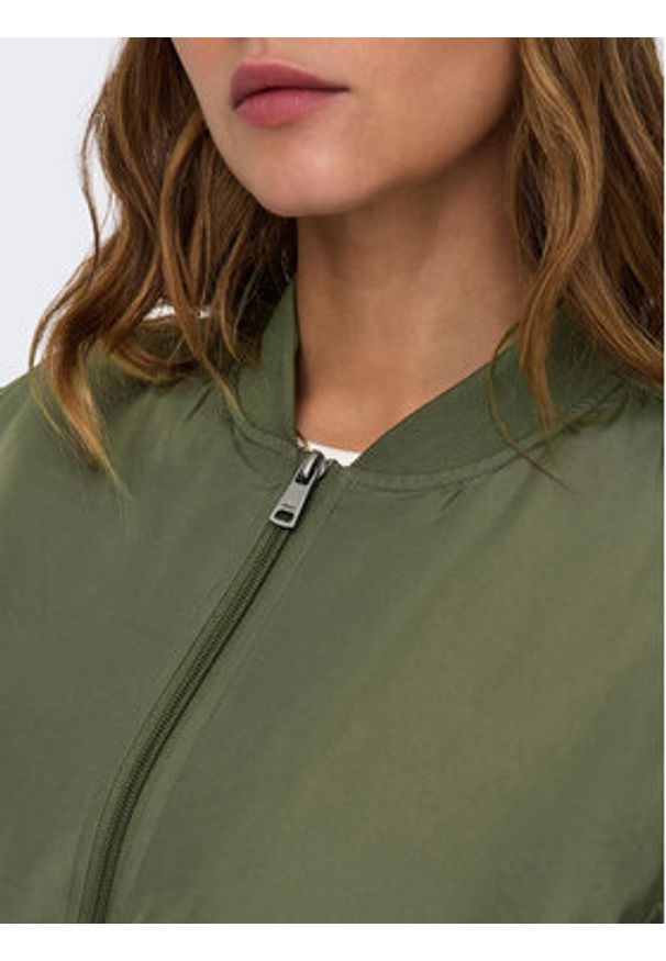 only - ONLY Kurtka bomber Alma 15315820 Zielony Regular Fit. Kolor: zielony. Materiał: syntetyk
