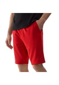 4f - Spodenki 4F WSS24TSHOM28461S - czerwone. Kolor: czerwony. Materiał: bawełna, poliester, wiskoza, dresówka. Długość: do kolan. Sport: fitness