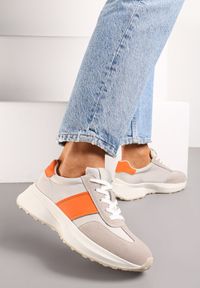 Renee - Beżowo-Pomarańczowe Skórzane Sneakersy z Materiałowymi Wstawkami Celana. Kolor: beżowy. Materiał: materiał, skóra. Wzór: aplikacja #4